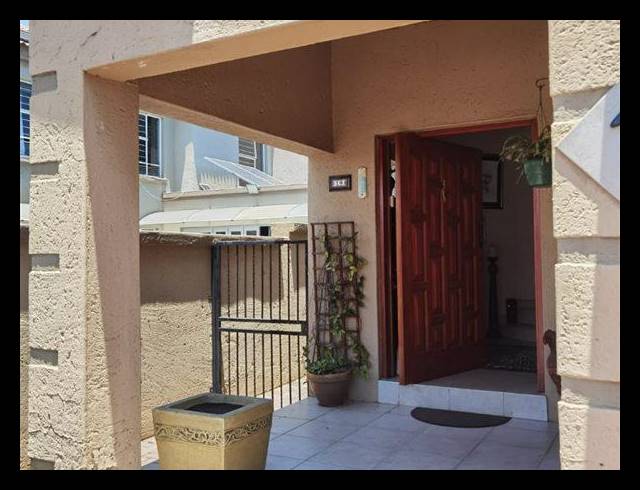 3 BEDROOM HOUSE FOR SALE IN VAN RIEBEECK PARK